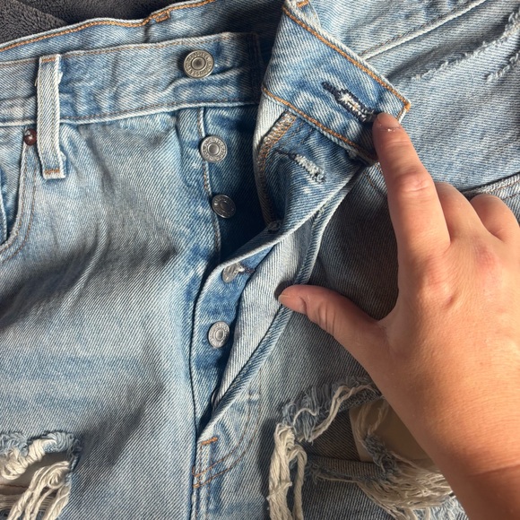 Women’s Levi’s Denim Shorts Style 501, Size W32 - Picture 8 of 12